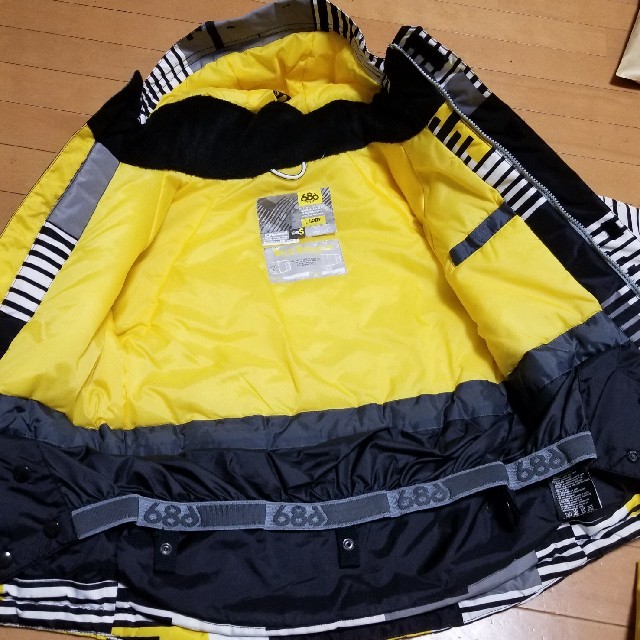 BURTON(バートン)の686★キッズ　スノーボードウェア★youth Sサイズ スポーツ/アウトドアのスノーボード(ウエア/装備)の商品写真