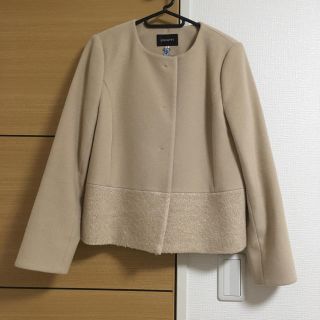 ジャスグリッティー(JUSGLITTY)のジャスのコート(ノーカラージャケット)