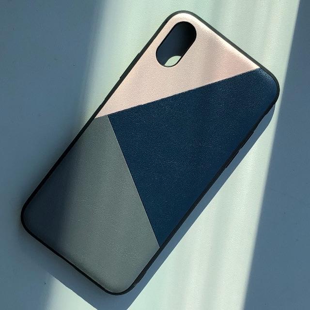 iphone xr ケース スリム | VÄNERN | 北欧デザイン iPhoneケース ( 3色革調・ピンク )の通販 by BAYHOUSE52｜ラクマ