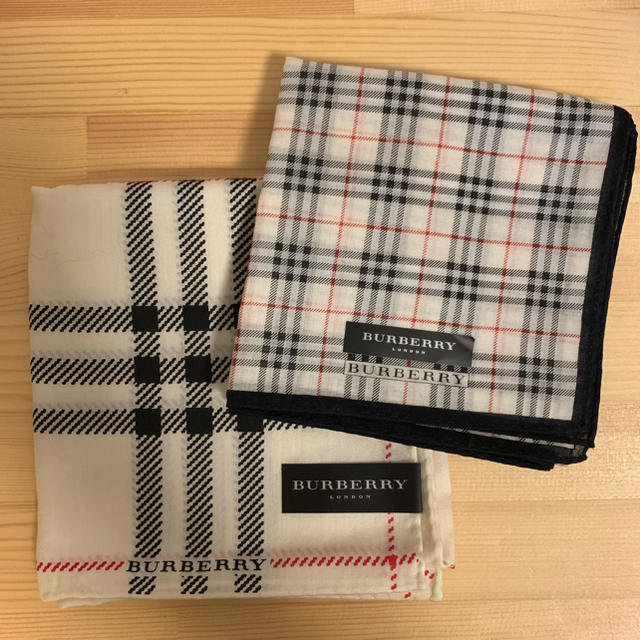 BURBERRY(バーバリー)の《新品》バーバリーハンカチ2枚セット レディースのファッション小物(ハンカチ)の商品写真