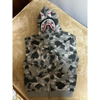 アベイシングエイプ(A BATHING APE)のシャークパーカー ホワイトカモ(パーカー)