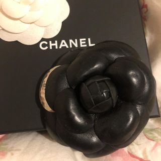 シャネル(CHANEL)のシャネル  コサージュ  謝恩会 卒業式(ブローチ/コサージュ)