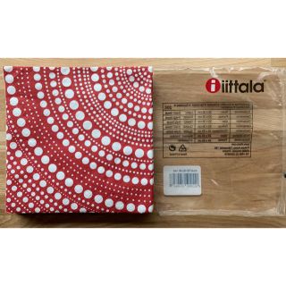 イッタラ(iittala)のイッタラ カステヘルミ ペーパーナプキン レッド18枚(テーブル用品)