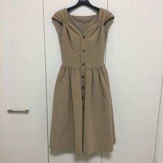 フォクシー(FOXEY)の【美品】フォクシー ベージュフレアワンピース 38(ひざ丈ワンピース)