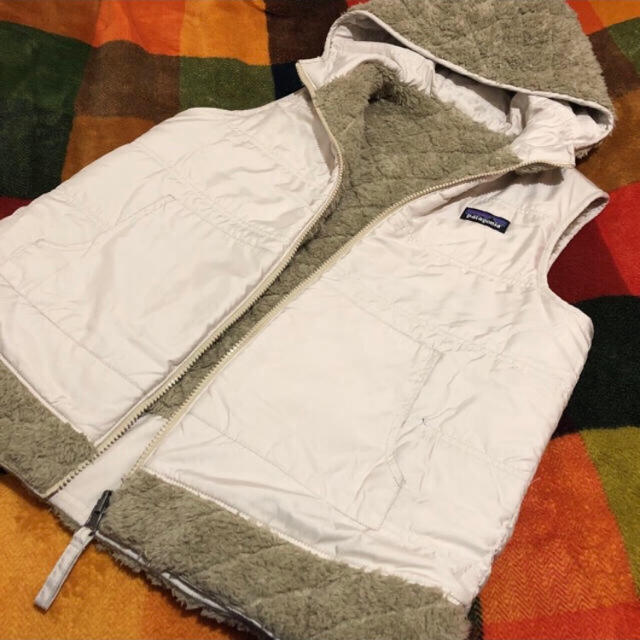 patagonia - 【新品未使用】パタゴニア リバーシブルフード付ベストの patagonia - 【新品未使用】パタゴニア リバーシブルフード付ベストの
