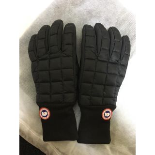 カナダグース(CANADA GOOSE)の完売商品。付属品は全てあります。一度のみ使用。カナダグース  手袋(手袋)