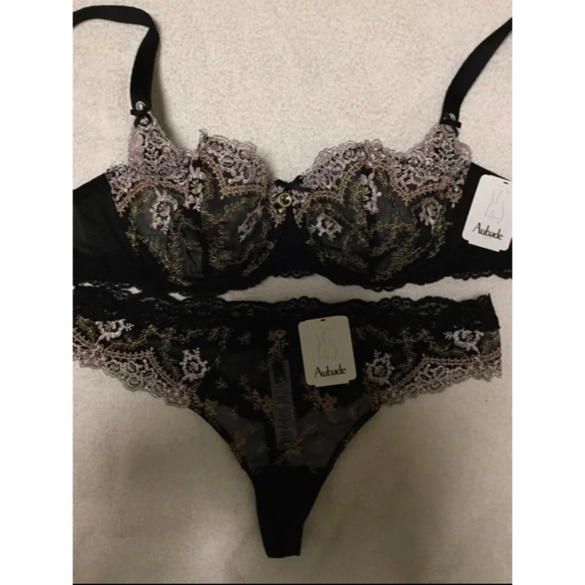 LA PERLA(ラペルラ)のAUBADEオーバドゥBELLE D'ISPAHAN 75C/2 3.24万 レディースの下着/アンダーウェア(ブラ&ショーツセット)の商品写真