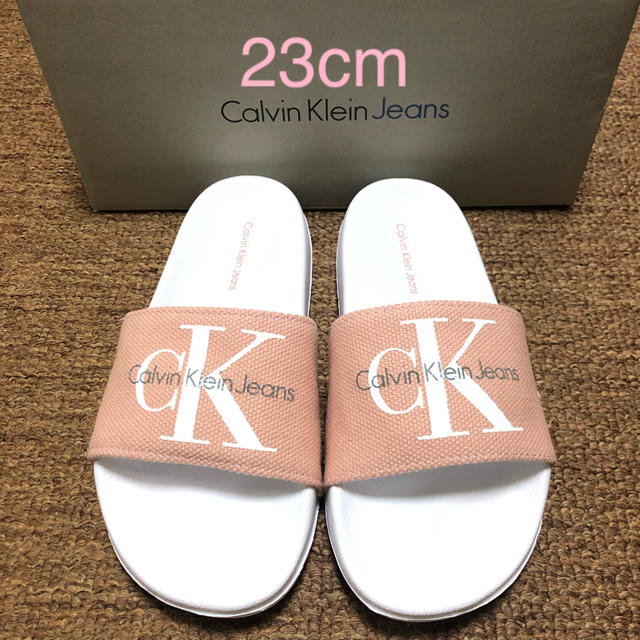 Calvin Klein(カルバンクライン)の新品 レディース カルバンクライン シャワー ビーチ サンダル 海 プール CK レディースの靴/シューズ(サンダル)の商品写真