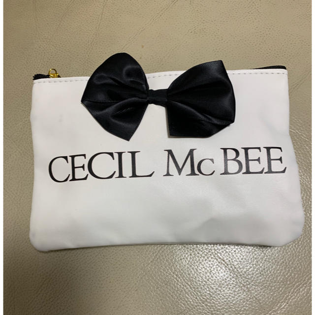 CECIL McBEE(セシルマクビー)のポーチ CECIL McBEE  ホワイト レディースのファッション小物(ポーチ)の商品写真