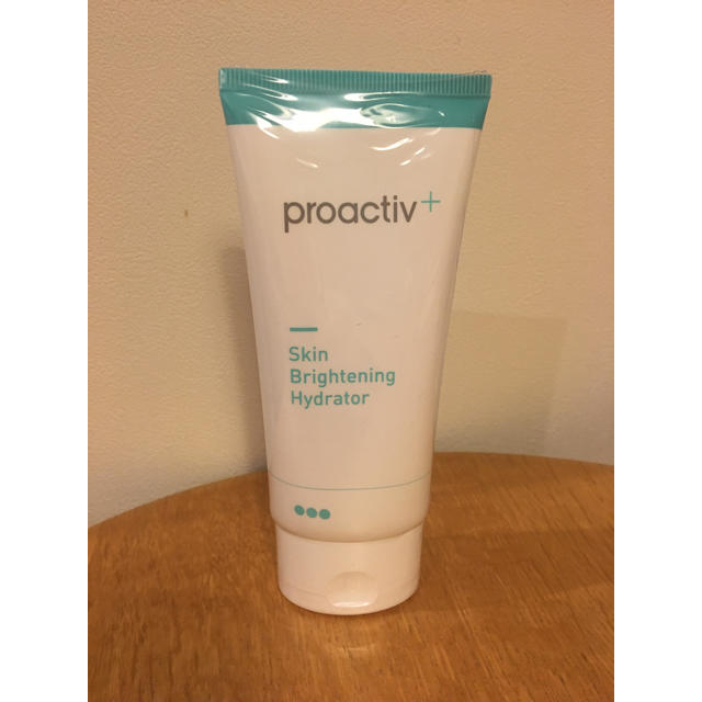 proactiv(プロアクティブ)のプロアクティブ+ Proactiv+ スキンブライトニングハイドレイター 90g コスメ/美容のスキンケア/基礎化粧品(美容液)の商品写真