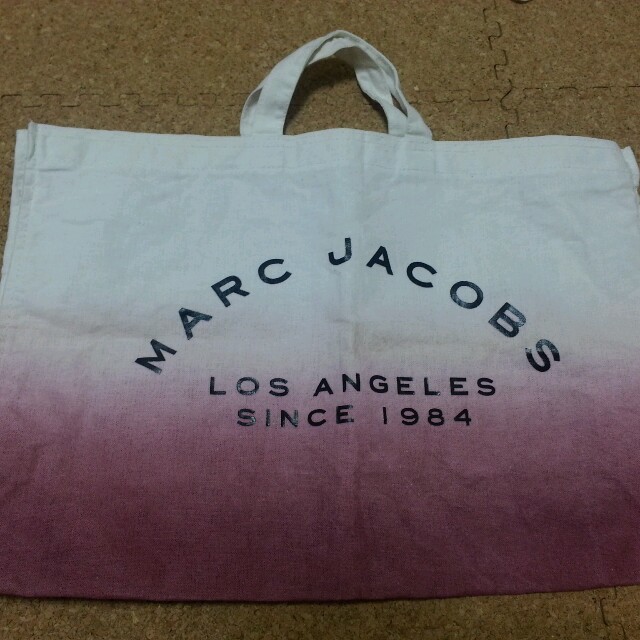MARC JACOBS(マークジェイコブス)のマークJ☆ｴｺﾊﾞｯｸﾞ☆ レディースのバッグ(トートバッグ)の商品写真