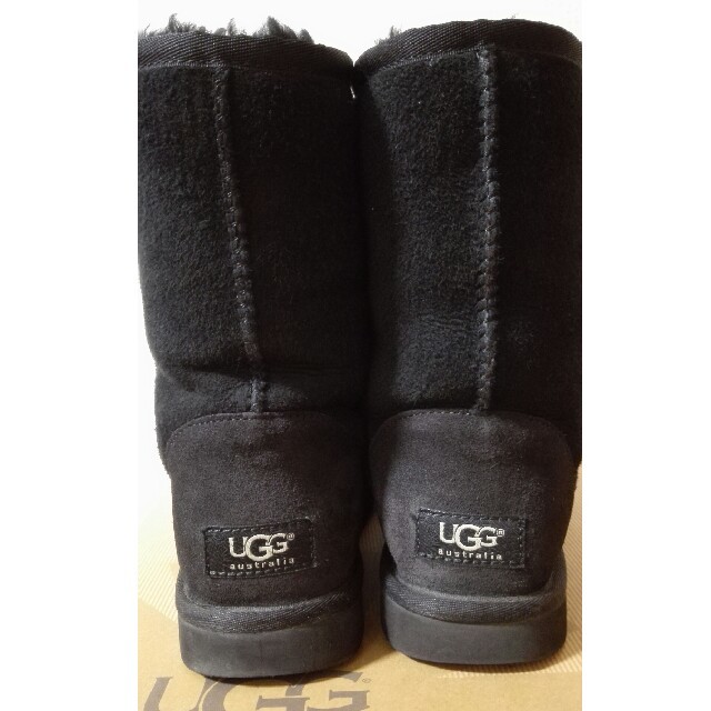 UGGムートンブームクラシックショート黒24cm