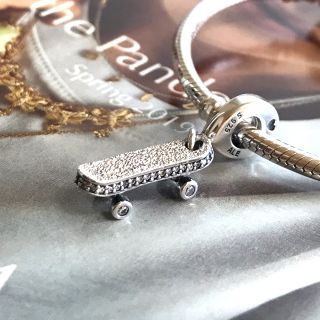 スワロフスキー(SWAROVSKI)のパンドラ PANDORAスケートボートチャーム(チャーム)