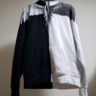 マルセロブロン(MARCELO BURLON)のmarcelo burlon バイカラーフェザーパーカー フーディー(パーカー)