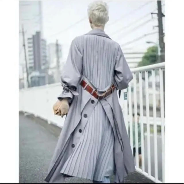 BACK PLEATS LAYERED COAT