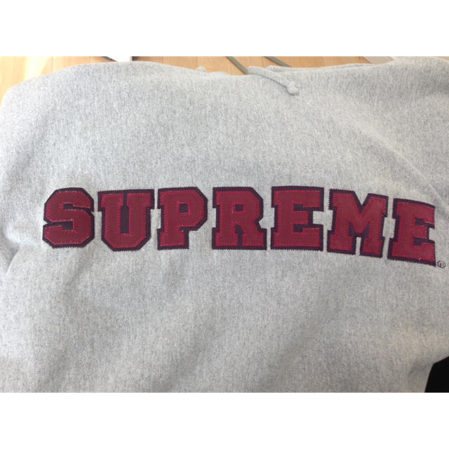 Supreme(シュプリーム)のSUPREMEパーカー！ レディースのトップス(パーカー)の商品写真