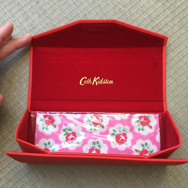 Cath Kidston(キャスキッドソン)の【未使用】キャスキッドソン メガネケース レディースのファッション小物(サングラス/メガネ)の商品写真