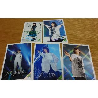 欅坂46(平手友梨奈・土生瑞穂・渡邉理佐・菅井友香・長濱ねる)