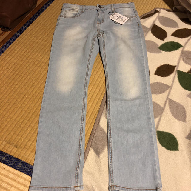 ZARA(ザラ)のザラ 新品✨ジーンズ キッズ/ベビー/マタニティのキッズ服男の子用(90cm~)(パンツ/スパッツ)の商品写真