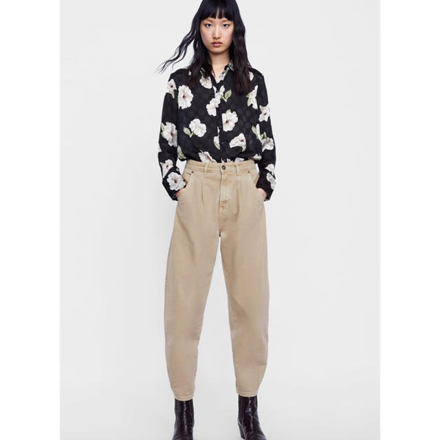 ZARA(ザラ)のZARA 新品 フラワープリントシャツブラウス レディースのトップス(シャツ/ブラウス(長袖/七分))の商品写真