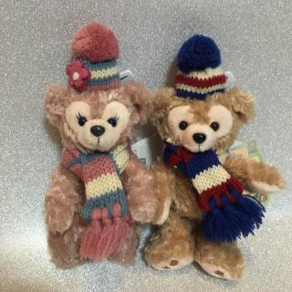 ディズニー(Disney)のダッフィー シェリーメイ ペア マフラー ニット帽 冬服コスチューム 定形外送料(ぬいぐるみ)