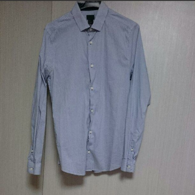 H&M(エイチアンドエム)のH&M 長袖青ストライプシャツ made in Turky  メンズのトップス(シャツ)の商品写真