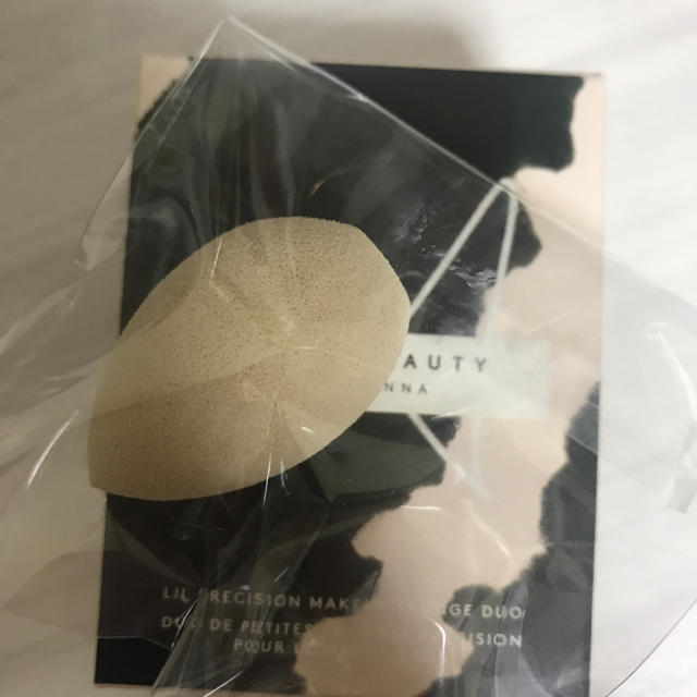 Sephora(セフォラ)のfenty beauty新作ミニスポンジ１つ コスメ/美容のベースメイク/化粧品(ファンデーション)の商品写真