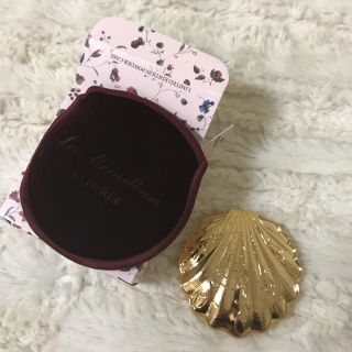 レメルヴェイユーズラデュレ(Les Merveilleuses LADUREE)の【LADUREE】限定 貝殻コンパクトケース(その他)