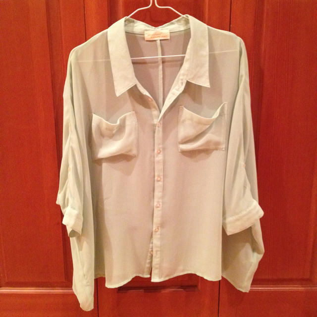 w closet(ダブルクローゼット)の美品♡とろみシャツ レディースのトップス(シャツ/ブラウス(長袖/七分))の商品写真
