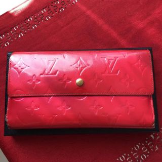 ルイヴィトン(LOUIS VUITTON)の❇︎VUITTONピンク財布(財布)