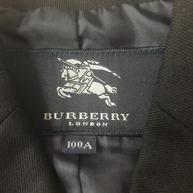 BURBERRY(バーバリー)の美品♪バーバリー スーツ 4点セット  100cm 男の子 キッズ/ベビー/マタニティのキッズ服男の子用(90cm~)(ドレス/フォーマル)の商品写真