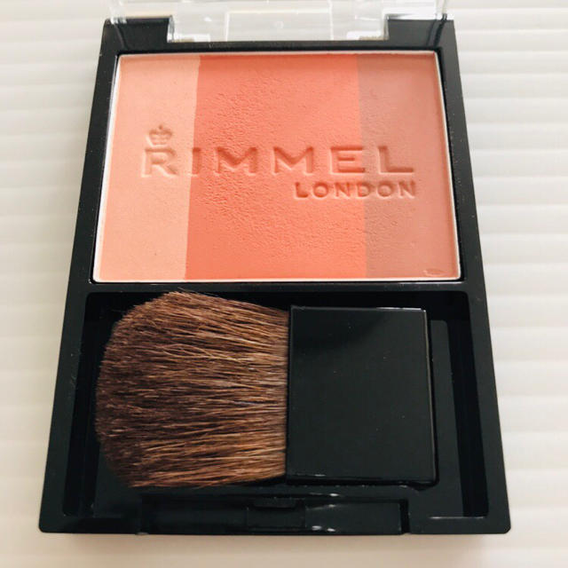 RIMMEL(リンメル)のリンメル スリーインワン モデリングフェイスブラッシュ 005 コスメ/美容のベースメイク/化粧品(チーク)の商品写真