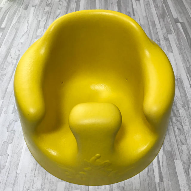 Bumbo(バンボ)のバンボ 黄色 美品 キッズ/ベビー/マタニティのキッズ/ベビー/マタニティ その他(その他)の商品写真