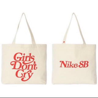 ナイキ(NIKE)のnike sb girls don't cry トートバッグ(トートバッグ)