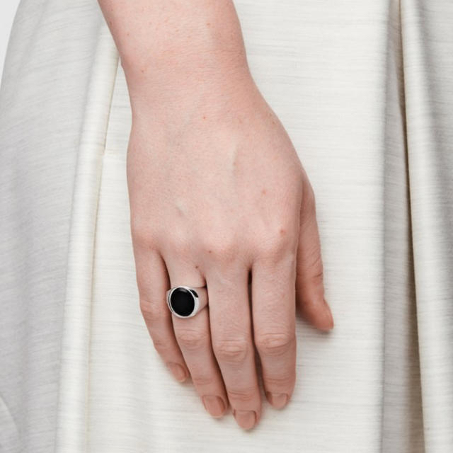 Ron Herman(ロンハーマン)の☆新品・未使用☆ TOM WOOD Oval Onyx Ring Size52 レディースのアクセサリー(リング(指輪))の商品写真