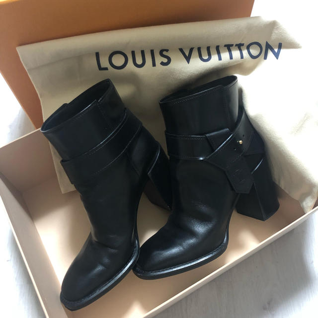 LOUIS VUITTON ベルテッドショートブーツ ブラック 36