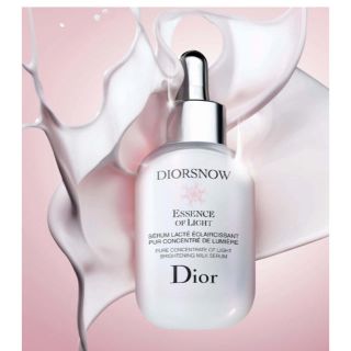 ディオール(Dior)のディオール スノーエッセンス オブ ライト(美容液)