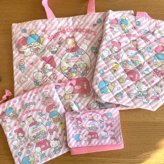 サンリオ(サンリオ)のmii様専用★新品 サンリオキャラクターズ レッスンバッグ 上履き入れ(レッスンバッグ)