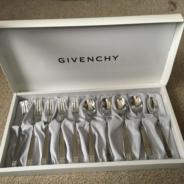 GIVENCHY(ジバンシィ)の新品 GIVENCHY スプーン フォーク カトラリー ジバンシー インテリア/住まい/日用品のキッチン/食器(テーブル用品)の商品写真