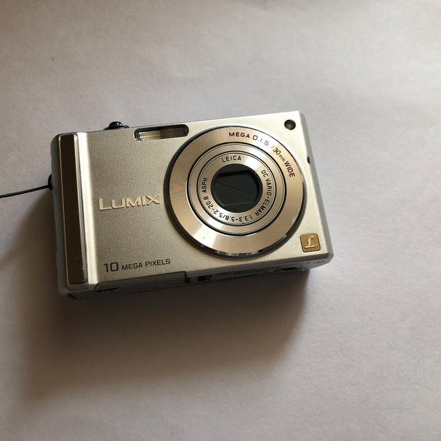 Panasonic(パナソニック)の専用ページLUMIX FS20📷デジカメ✳︎シルバー✳︎美品 スマホ/家電/カメラのカメラ(コンパクトデジタルカメラ)の商品写真