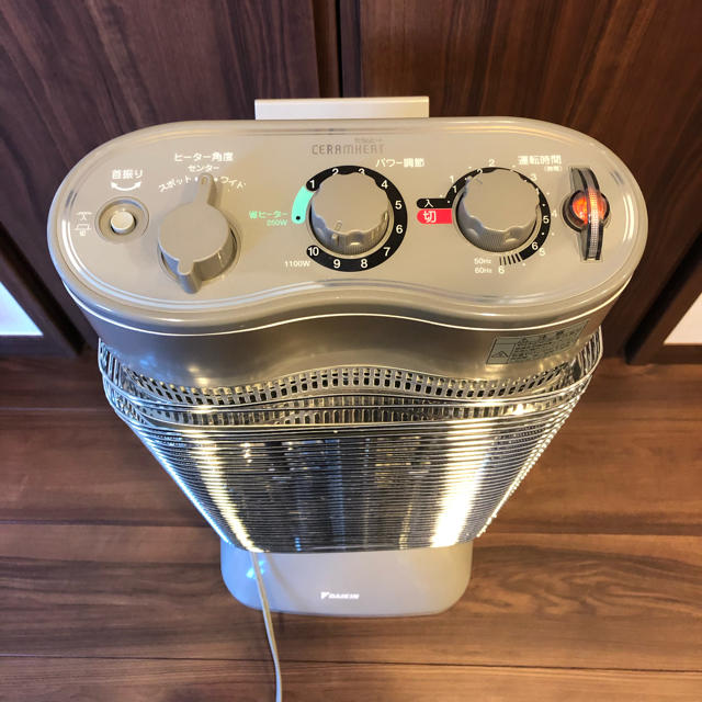 【中古】DAIKIN 遠赤外線暖房器 セラムヒート 2012年製