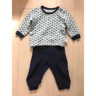 ユニクロ(UNIQLO)の【あゆ様専用】ユニクロ キルトパジャマ 車 紺 90(パジャマ)