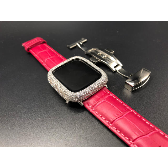 Apple Watch(アップルウォッチ)のローズレッドxカスタムカバーセット■アップルウォッチ レディースのファッション小物(腕時計)の商品写真