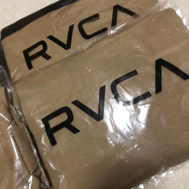 RVCA(ルーカ)の新品 未使用 rvca ルーカ ベージュ オーバーサイズ メンズのトップス(Tシャツ/カットソー(七分/長袖))の商品写真