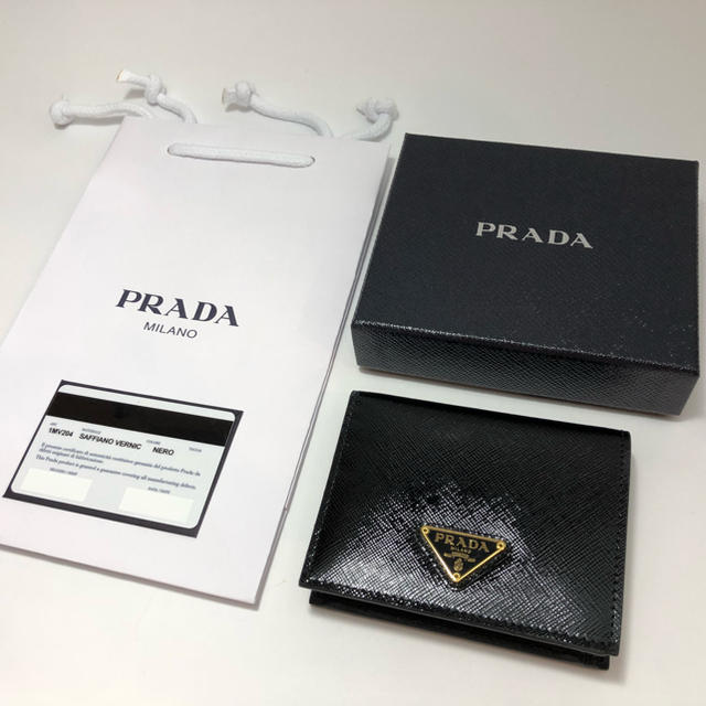 PRADA(プラダ)のPRADA二つ折りミニ財布サフィアーノブラック(黒) レディースのファッション小物(財布)の商品写真