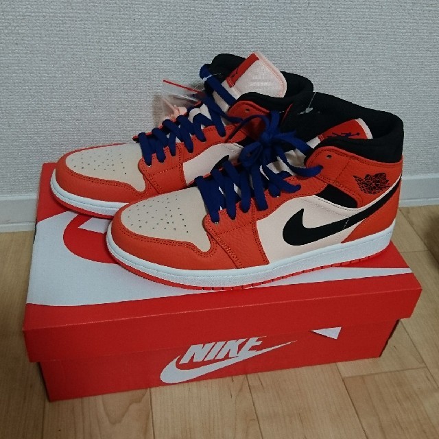 NIKE AIR JORDAN 1 MID SE オレンジ