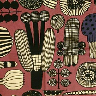 マリメッコ(marimekko)の⭐marimekko 生地　プータルフリン パルハート　紫⭐　(生地/糸)