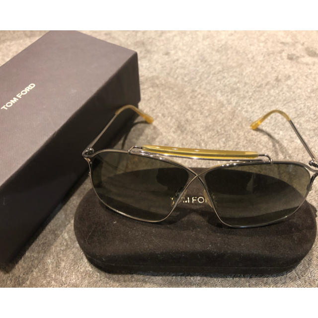 TOM FORD(トムフォード)のトムフォードティアドロップサングラス メンズのファッション小物(サングラス/メガネ)の商品写真