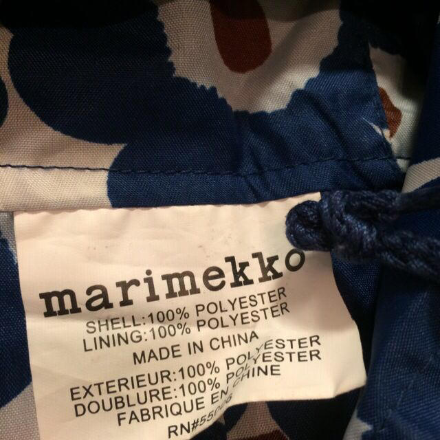 marimekko(マリメッコ)のマリメッコのウニッコ柄レインポンチョ レディースのジャケット/アウター(ポンチョ)の商品写真