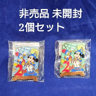 ディズニー(Disney)のディズニーシー 2005 2周年 ピンバッチ ミッキー 非売品 未開封 美品(バッジ/ピンバッジ)